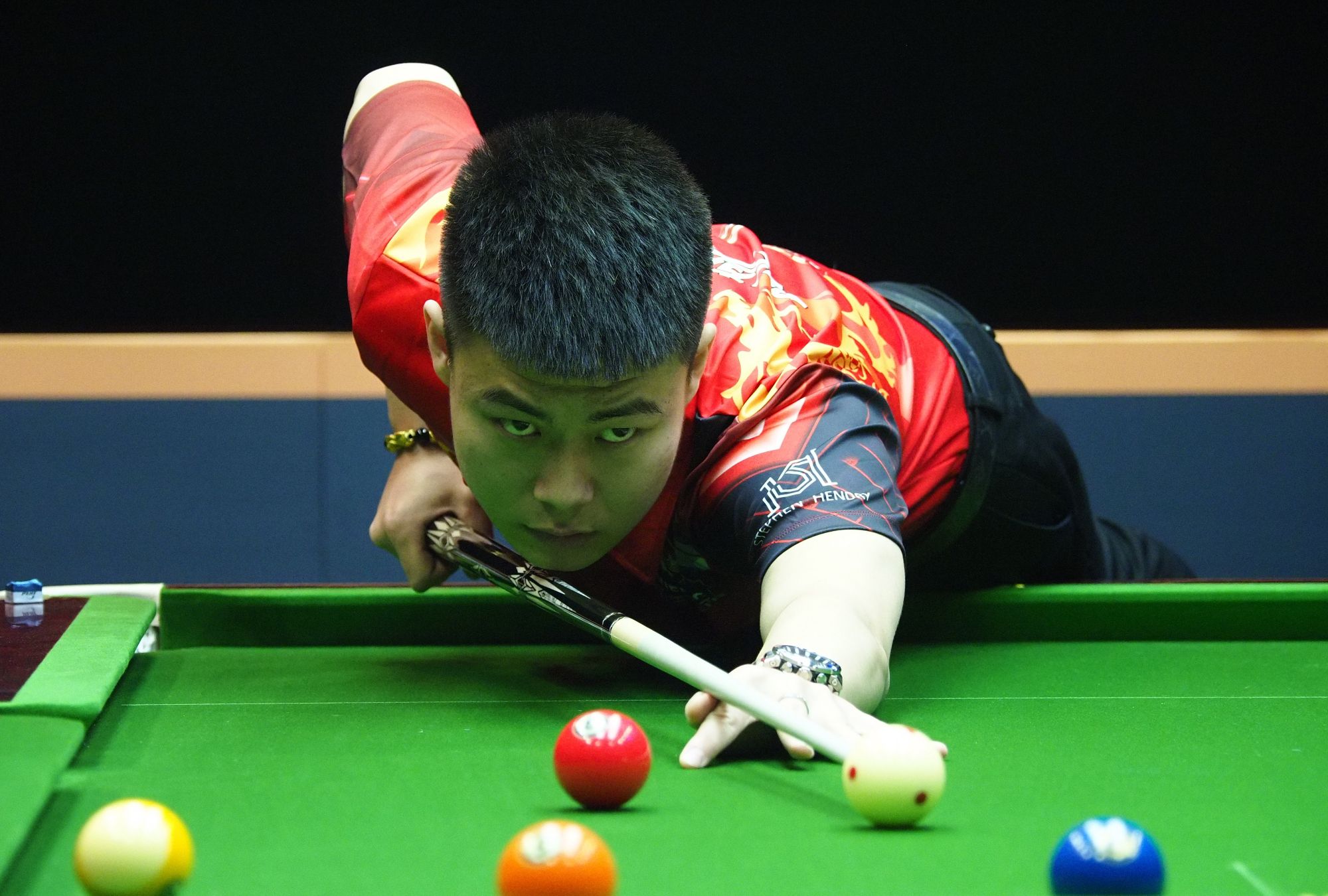 队通过赢得 队通过赢得